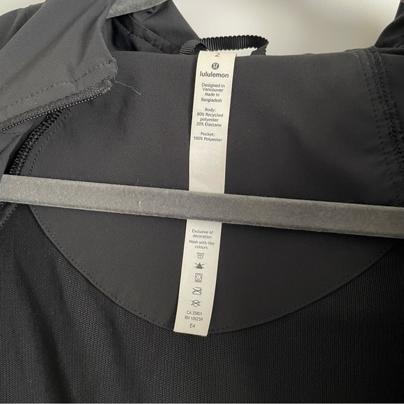 Lululemon Pack it Up Jacket - Picture 9 of 12